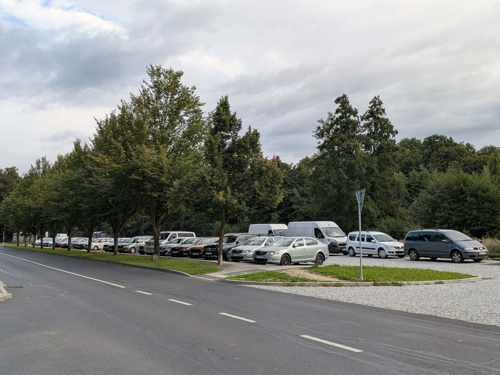 Parkoviště - dopravní terminál Nádražní II