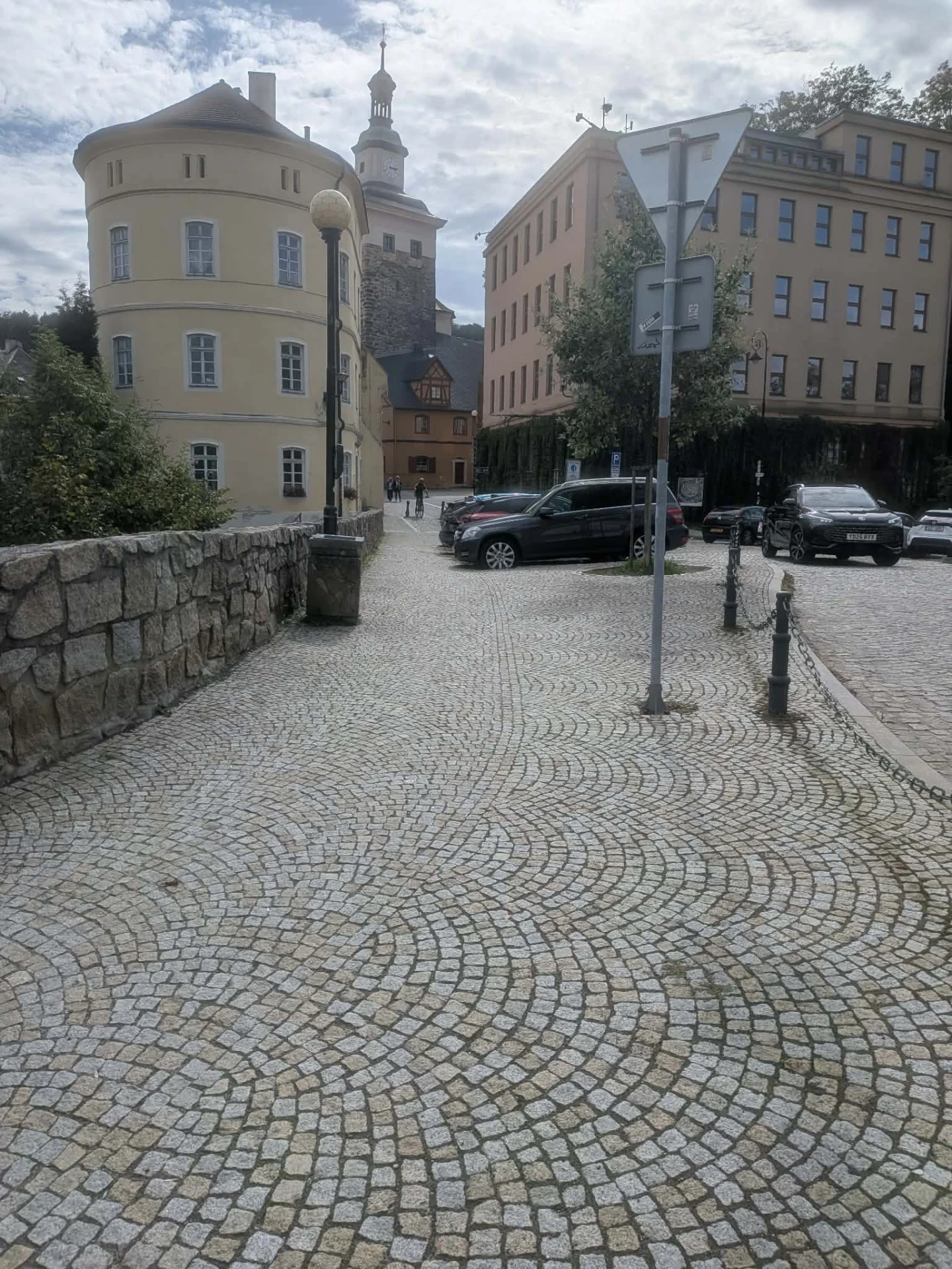 Oprava chodníku u ZŠ v Lokti